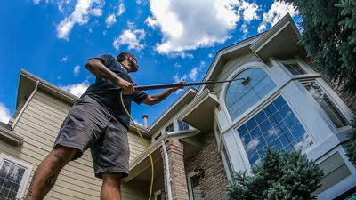 How to Clean Hard-to-Reach Windows Safely at Home